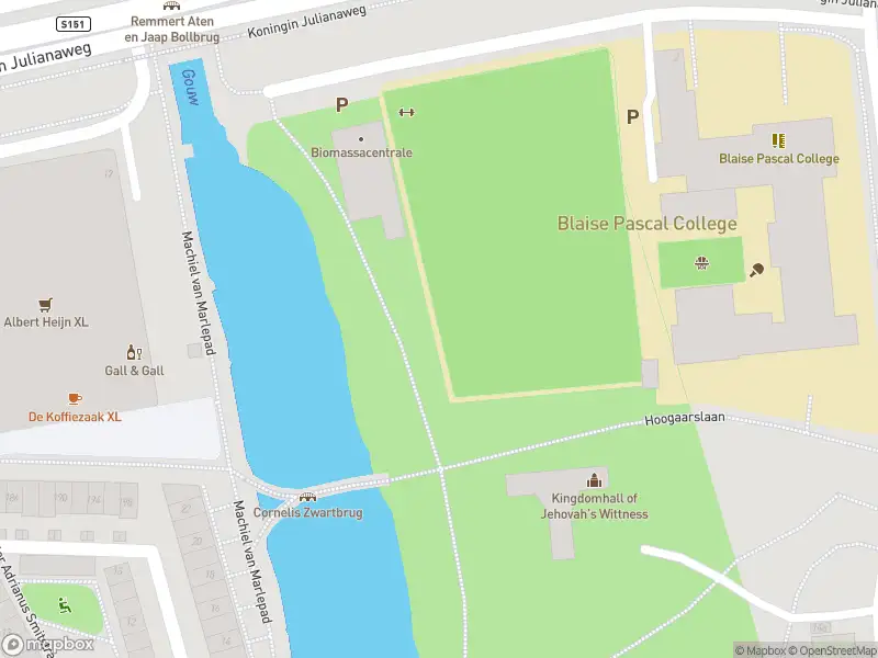 Ambulance met grote spoed naar de Koningin Julianaweg in Zaandam