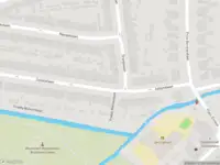 Ambulance met grote spoed naar de Julianalaan in Vlaardingen