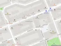 Ambulance met grote spoed naar de Kneppelhoutstraat in Amsterdam
