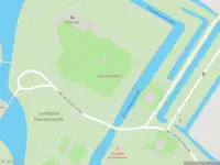 Ambulance met gepaste spoed naar de Laan van Duivenvoorde in Voorschoten