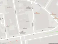 Ambulance met gepaste spoed naar de Gedempt Hamerkanaal in Amsterdam