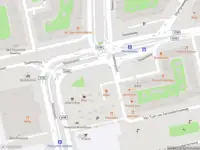 Ambulance met gepaste spoed naar de Stadionplein in Amsterdam
