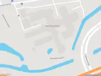 Ambulance met gepaste spoed naar de Dillenburgsingel in Vlaardingen