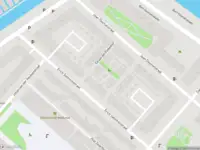 Ambulance met grote spoed naar de Ed van der Elskenhof in Amsterdam