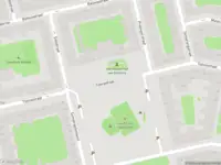 Ambulance met grote spoed naar de Djakartaterras in Amsterdam