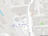 Ambulance met gepaste spoed naar de Stationsplein in Alphen aan den Rijn