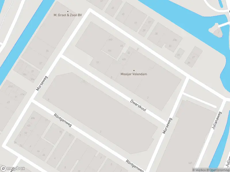 Ambulance met grote spoed naar de Dwarskuul in Volendam
