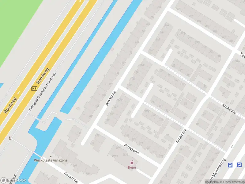 Ambulance met grote spoed naar de Amazone in Dordrecht