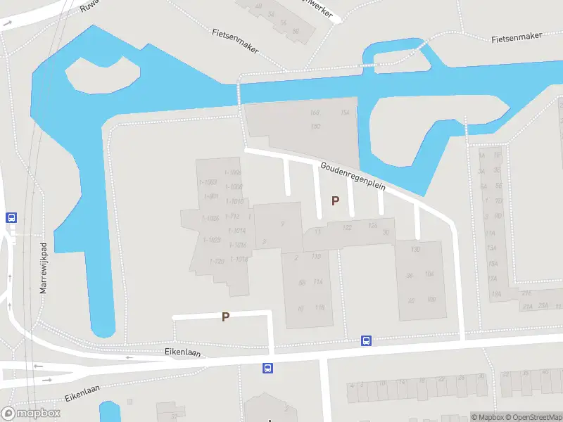 Ambulance met grote spoed naar de Goudenregenplein in Spijkenisse