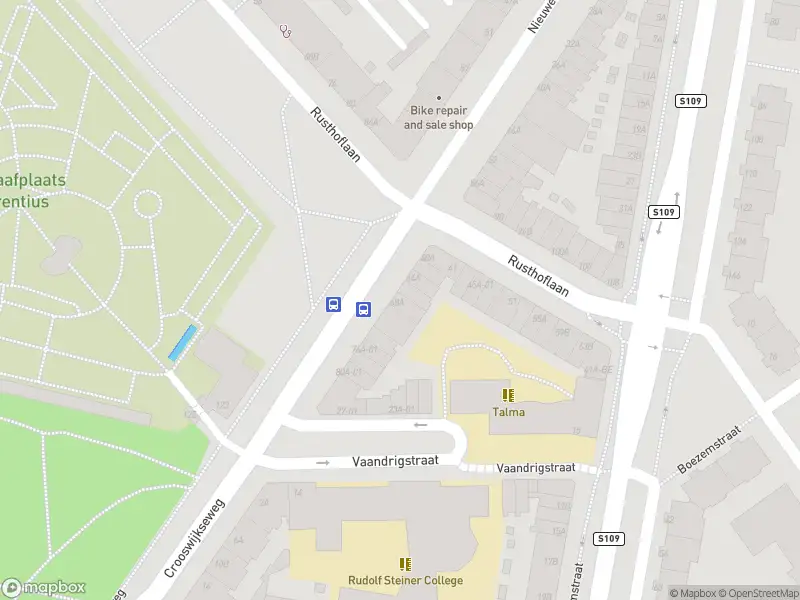 Ambulance met gepaste spoed naar de Nieuwe Crooswijkseweg in Rotterdam