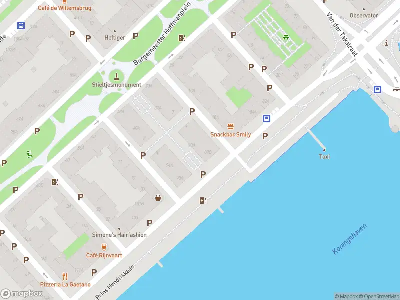 Ambulance met gepaste spoed naar de Prins Hendrikkade in Rotterdam