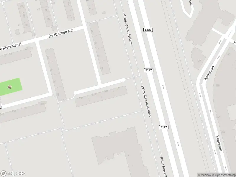 Ambulance met grote spoed naar de Viergeverstraat in Rotterdam