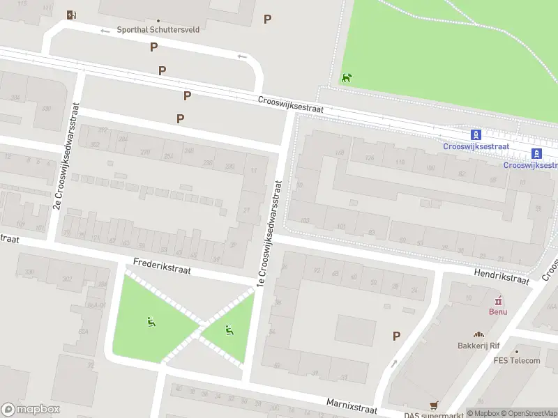 Ambulance met grote spoed naar de 1e Crooswijksedwarsstraat in Rotterdam