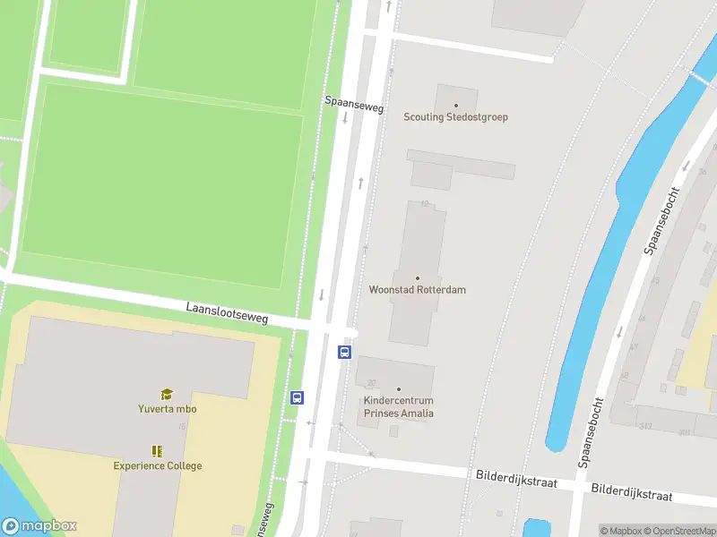 Ambulance met grote spoed naar de Spaanseweg in Rotterdam