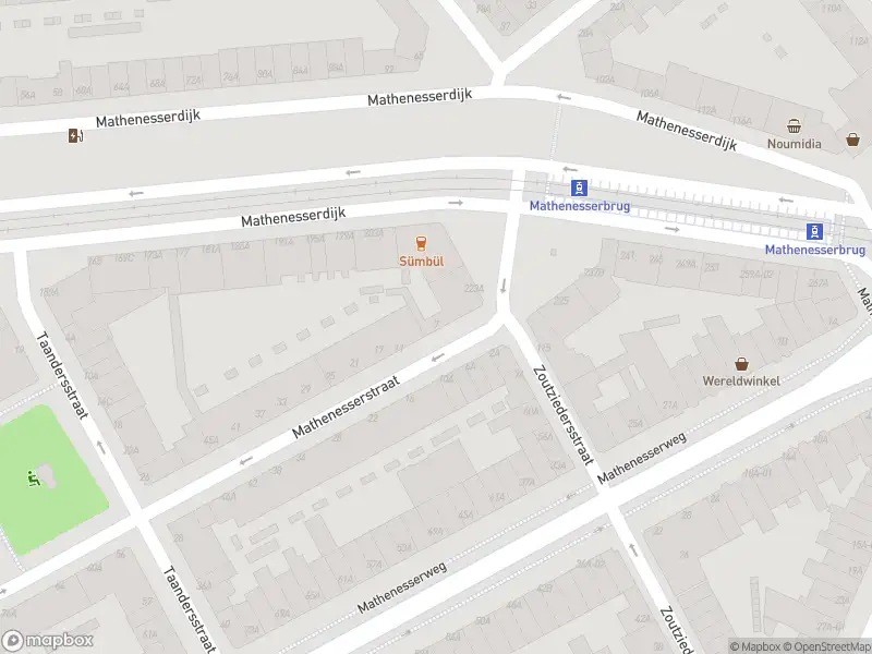 Ambulance met grote spoed naar de Mathenesserstraat in Rotterdam
