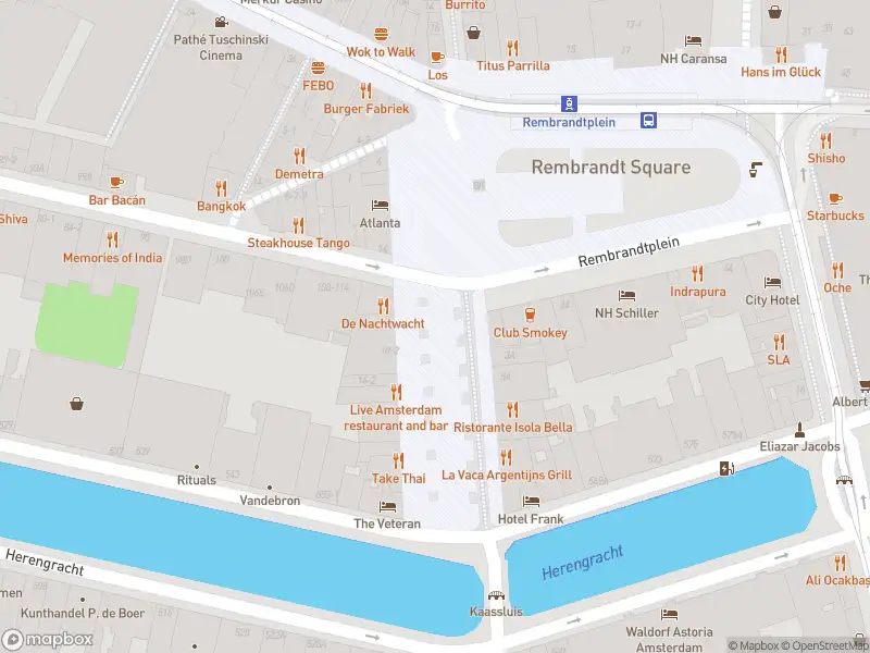 Ambulance met grote spoed naar de Thorbeckeplein in Amsterdam