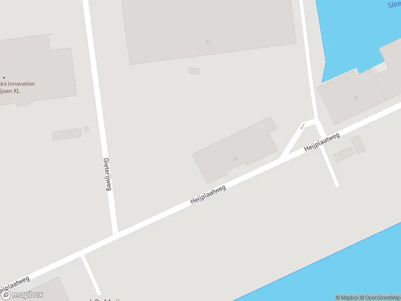 Brandweer met gepaste spoed naar de Heijplaatweg in Rotterdam vanwege afgaan automatisch brandalarm