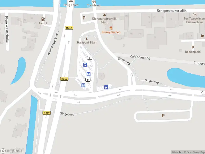 Ambulance met gepaste spoed naar de Egbert Snijderplein in Edam