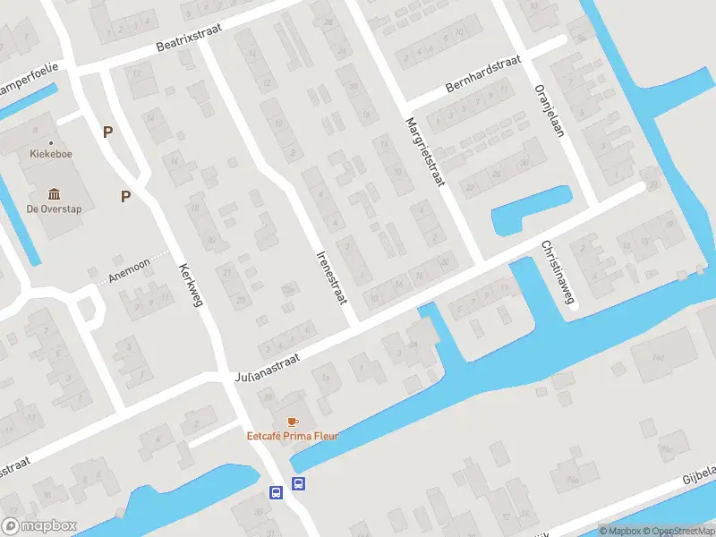 Ambulance met grote spoed naar de Irenestraat in Brandwijk