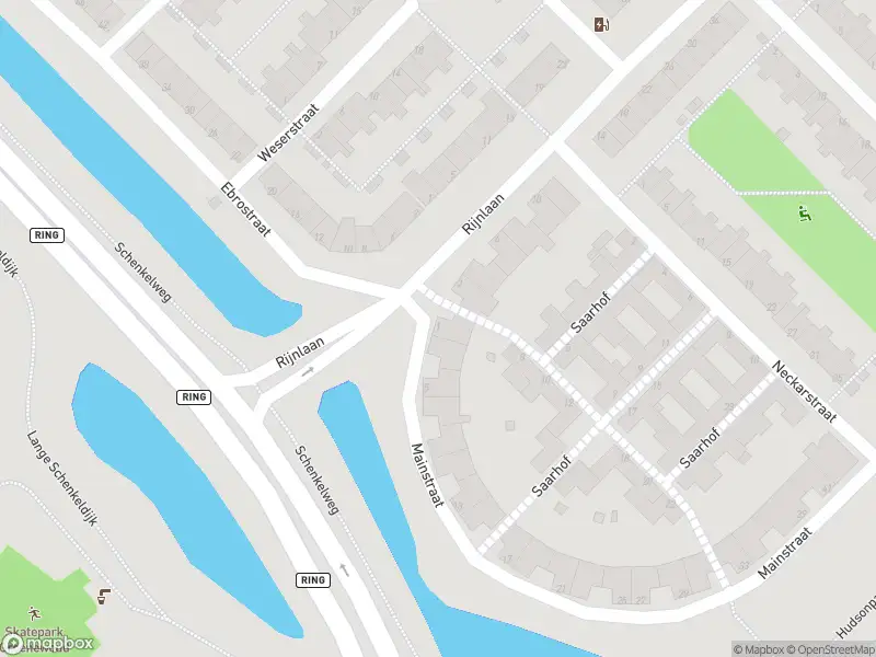Ambulance met gepaste spoed naar de Mainstraat in Spijkenisse