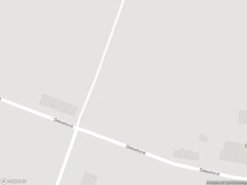 Ambulance met grote spoed naar de Dekeshorst in Helden
