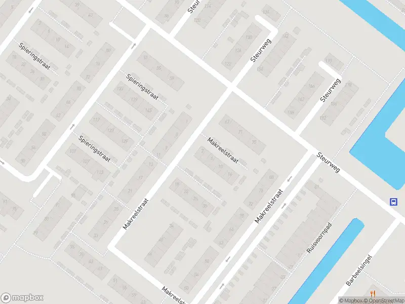 Ambulance met grote spoed naar de Makreelstraat in Hoogvliet Rotterdam