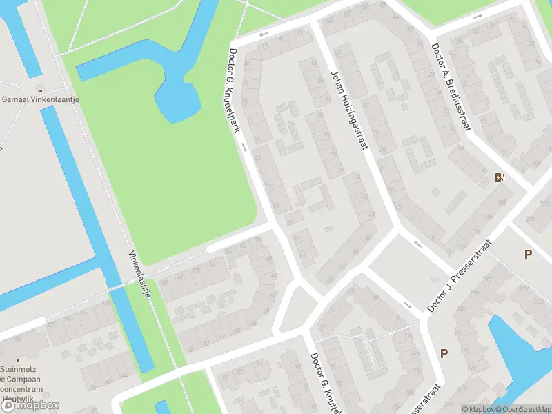 Ambulance met grote spoed naar de Dr. G. Knuttelpark in 's-Gravenhage