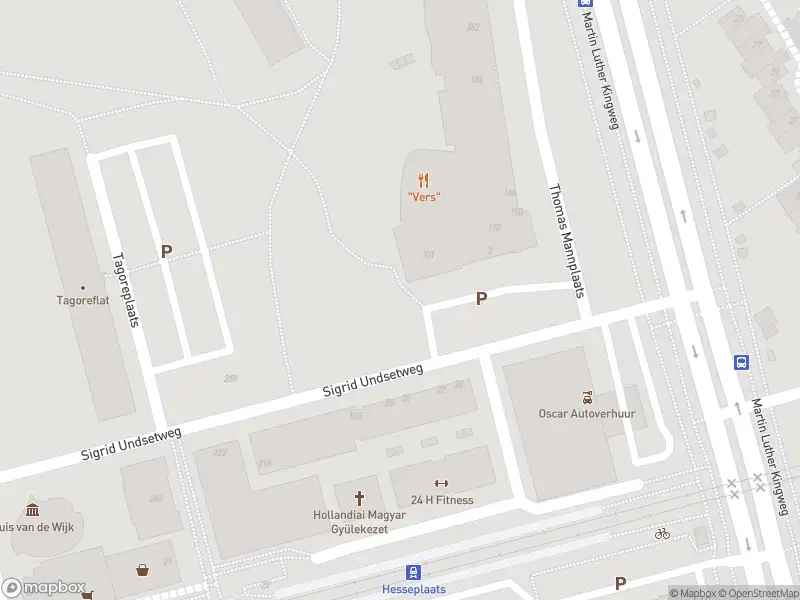 Ambulance met grote spoed naar de Sigrid Undsetweg in Rotterdam