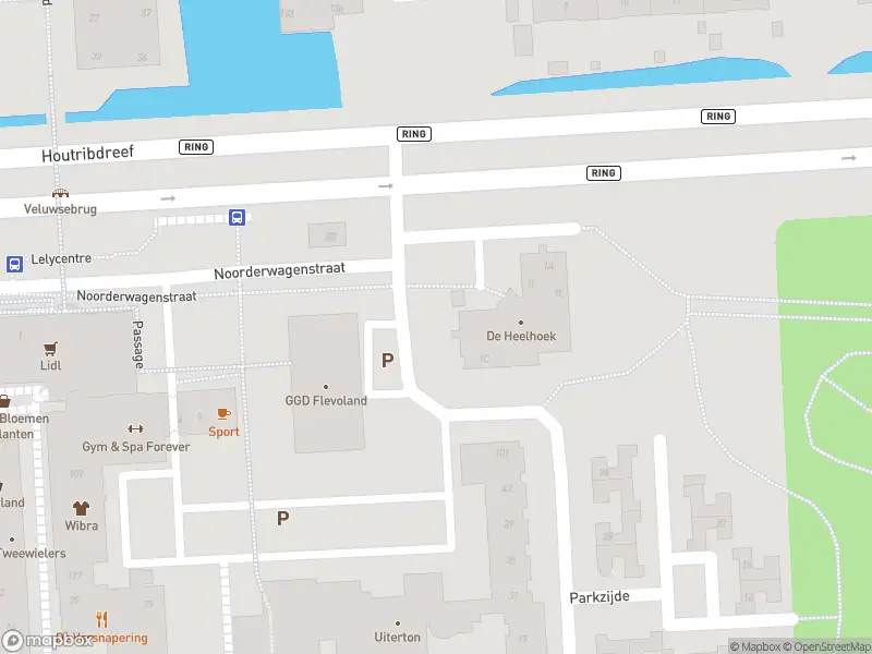 Brandweer met gepaste spoed naar de Noorderwagenstraat in Lelystad