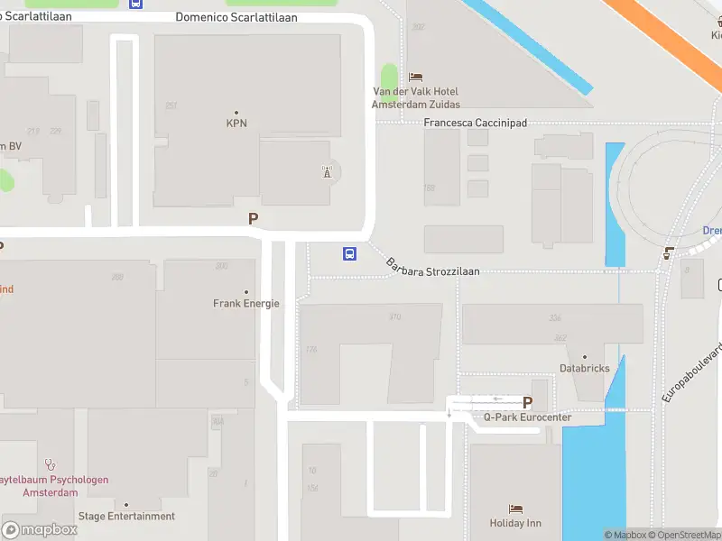 Ambulance met grote spoed naar de Barbara Strozzilaan in Amsterdam