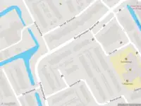 Ambulance met gepaste spoed naar de Burgemeester Nederveenlaan in Zevenhuizen