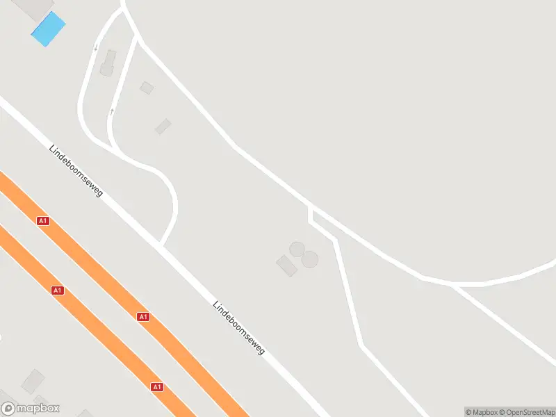 Brandweer met gepaste spoed naar de Lindeboomseweg in Amersfoort vanwege een buitenbrand