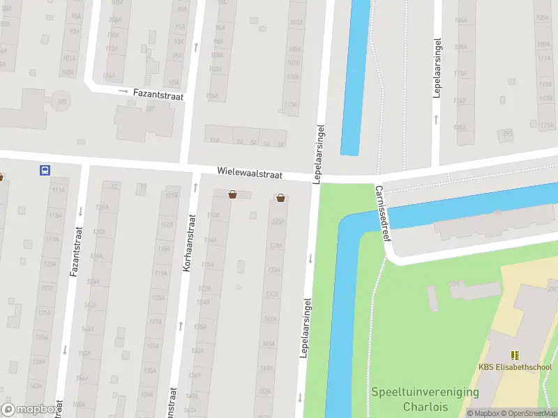 Ambulance met gepaste spoed naar de Lepelaarsingel in Rotterdam