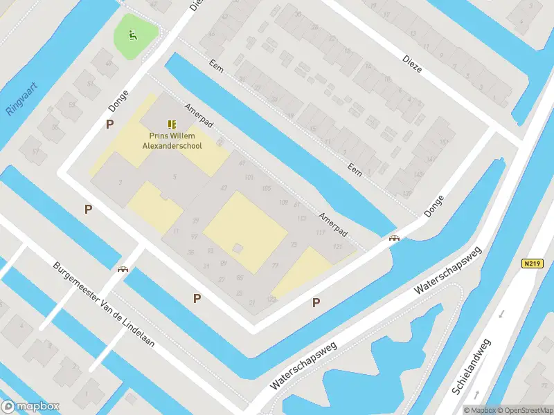 Ambulance met gepaste spoed naar de Amerpad in Nieuwerkerk aan den IJssel