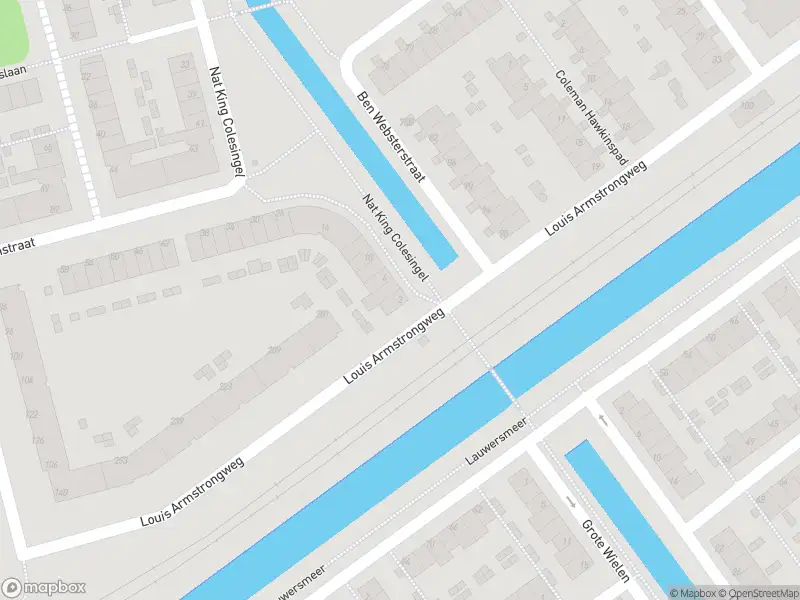 Ambulance met grote spoed naar de Duke Ellingtonstraat in Rotterdam