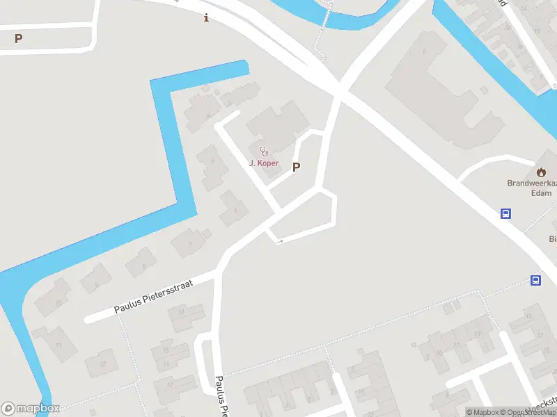 Ambulance met gepaste spoed naar de Paulus Pietersstraat in Edam