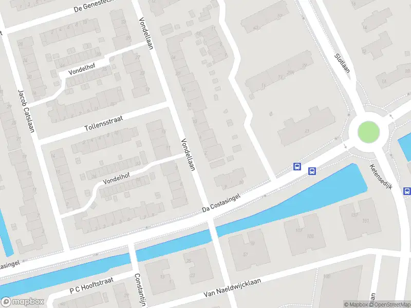 Ambulance met grote spoed naar de Vondellaan in Capelle aan den IJssel