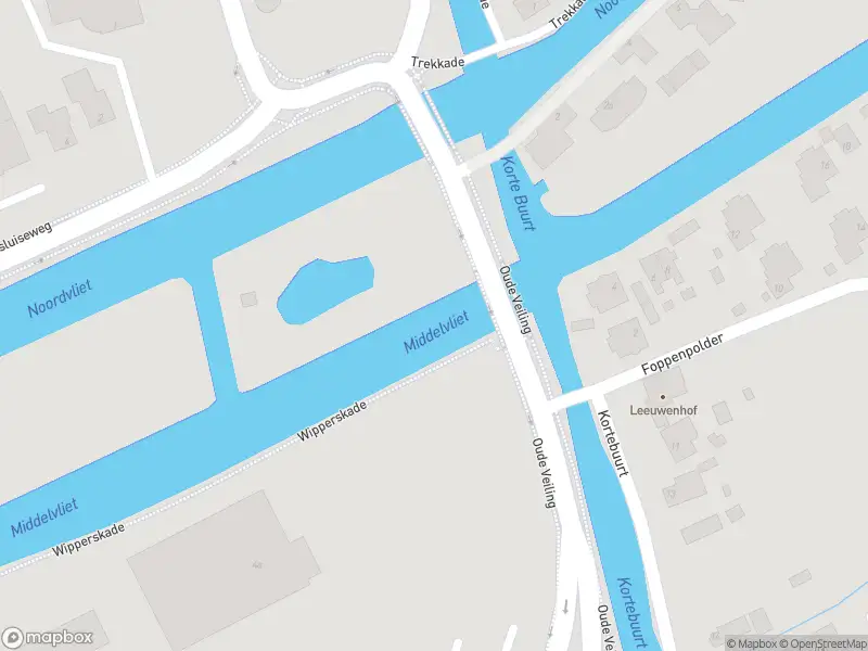 Brandweer met grote spoed naar de Oude Veiling in Maasland vanwege voertuigen te water