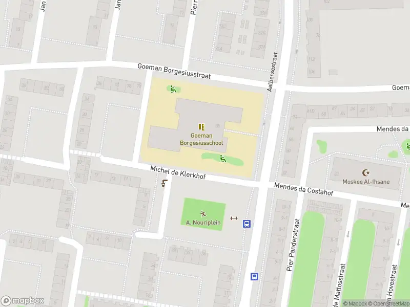 Ambulance met grote spoed naar de Cort van der Lindenkade in Amsterdam