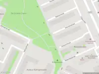 Ambulance met grote spoed naar de Hilversumstraat in Amsterdam