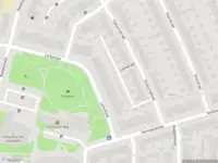 Politie met gepaste spoed naar de Kamperfoeliestraat in Bergen op Zoom vanwege letsel
