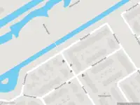 Ambulance met grote spoed naar de Belgiëpark in Alphen aan den Rijn