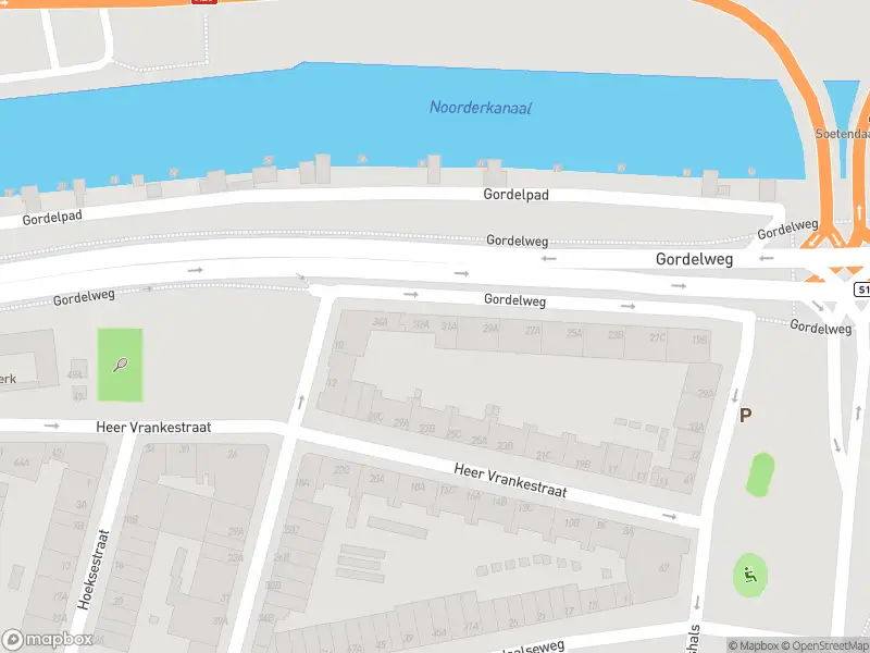 Ambulance met gepaste spoed naar de Gordelweg in Rotterdam
