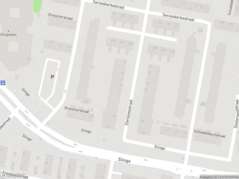 Ambulance met grote spoed naar de Zierikzeestraat in Rotterdam