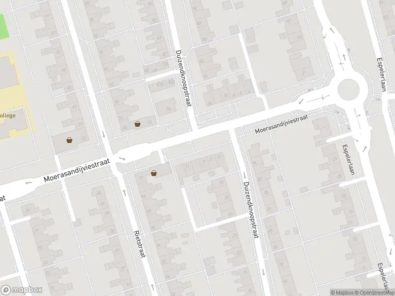 Brandweer met grote spoed naar de Moerasandijviestraat in Emmeloord vanwege waarnemen gaslucht