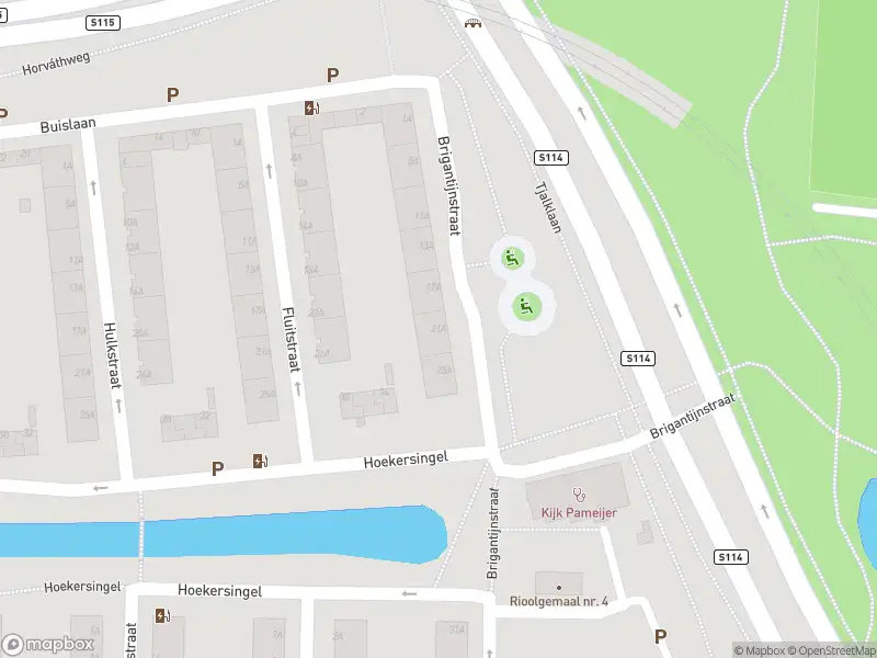 Ambulance met grote spoed naar de Brigantijnstraat in Rotterdam