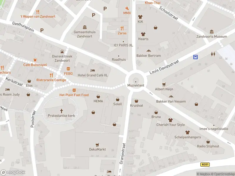 Ambulance met gepaste spoed naar de Raadhuisplein in Zandvoort