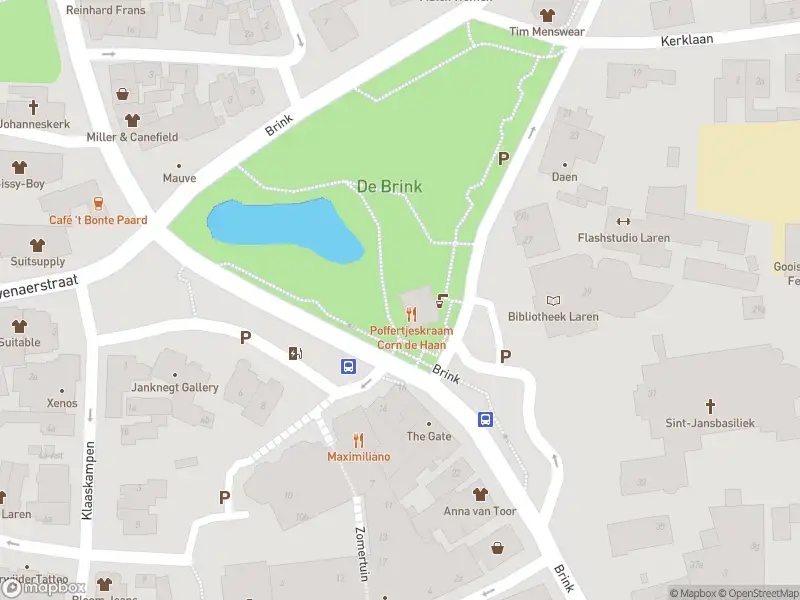 Politie naar de Kerklaan in Laren vanwege aanrijding met letsel