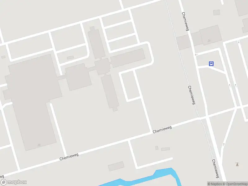 Brandweer met gepaste spoed naar de Chemieweg in Moerdijk