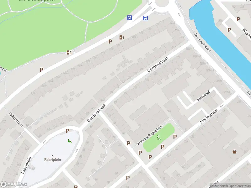 Ambulance met gepaste spoed naar de Gordonstraat in Schiedam